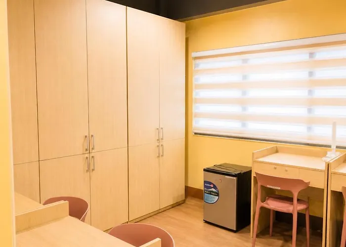 Hostel Shared Near Country Mall
